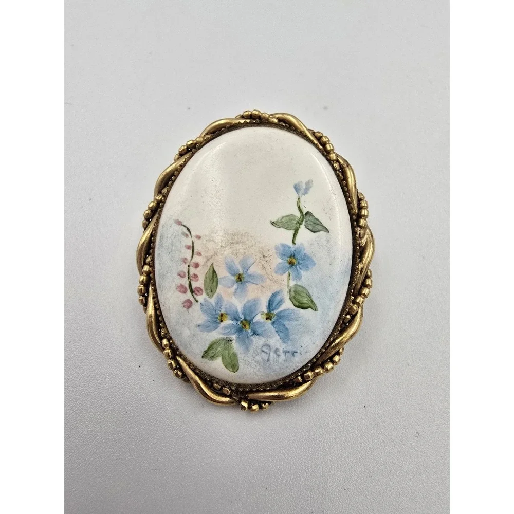 Vintage Hand Painted Floral Brooch Pin Pendant Gold Tone Blue Flowers Signed - Picture 2 of 6